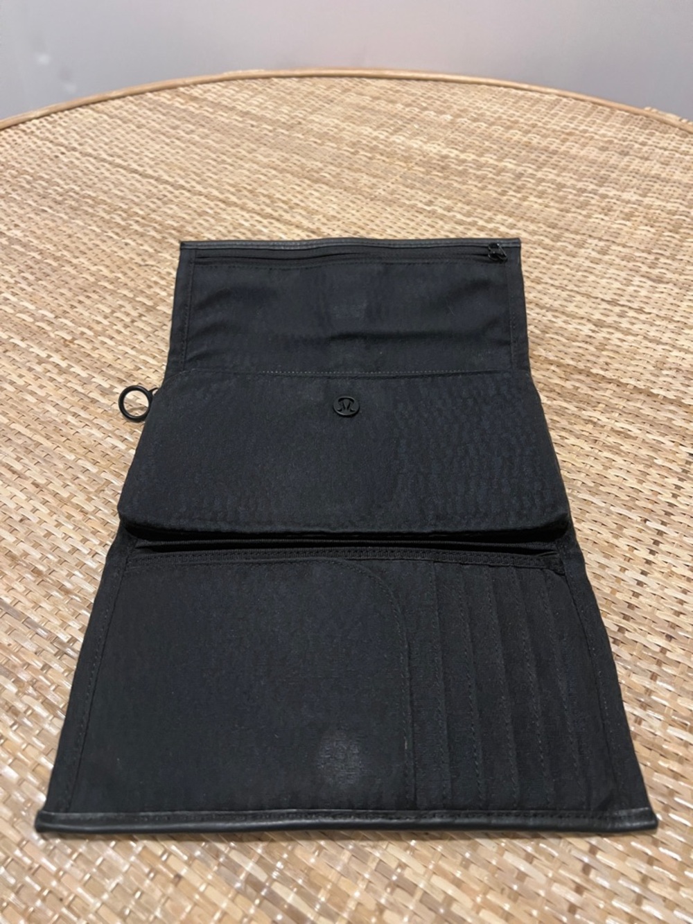 Lululemon Test of Time Travel Wallet Black Removable pouch leather trim repel - Picture 4 of 13